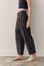 Pleated Tapered Pants / Black