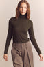 Wool Blend Lightweight Turtleneck / Dark Olive