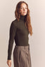 Wool Blend Lightweight Turtleneck / Dark Olive