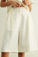 Knee Length Trouser Short / Cream
